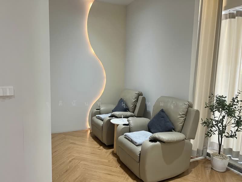 For Sale - Clinic for Takeover in Thonglor Main Road 5 Minutes Drive form BTS, Bangkok