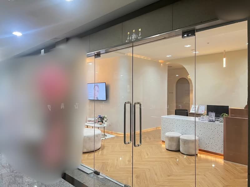 For Sale - Clinic for Takeover in Thonglor Main Road 5 Minutes Drive form BTS, Bangkok