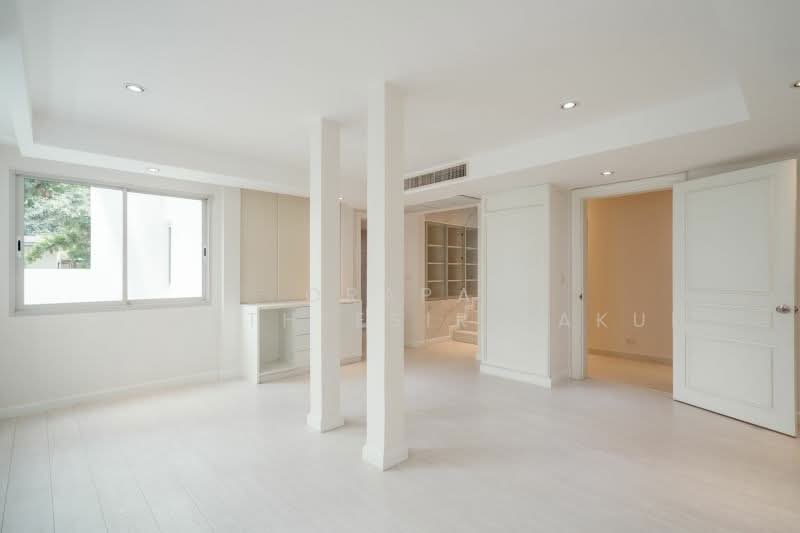 4-BR Townhouse, Bangkok, Khlongtoei Nua, Watthana, Bangkok, 4 Bedrooms, 440 sqm, Townhouse For Sale, by Orapa Sumetheesirisakul, 500290624 - DDproperty.com