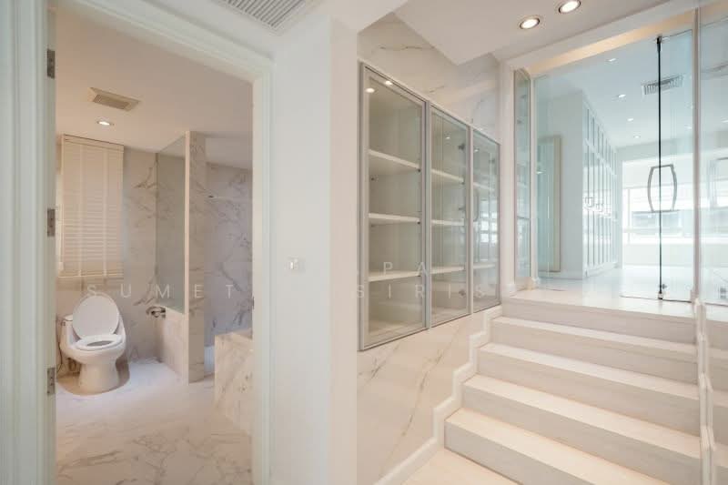 4-BR Townhouse, Bangkok, Khlongtoei Nua, Watthana, Bangkok, 4 Bedrooms, 440 sqm, Townhouse For Sale, by Orapa Sumetheesirisakul, 500290624 - DDproperty.com