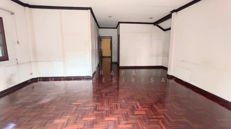 บ้าน 3-ห้องนอน, กรุงเทพ, พระโขนงเหนือ, วัฒนา, กรุงเทพ, 250 ตร.ม., บ้านเดี่ยว ขาย, โดย Orapa Sumetheesirisakul, 500290692 - DDproperty.com