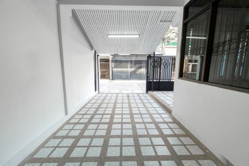 For Sale - 4-BR Townhouse, Bangkok