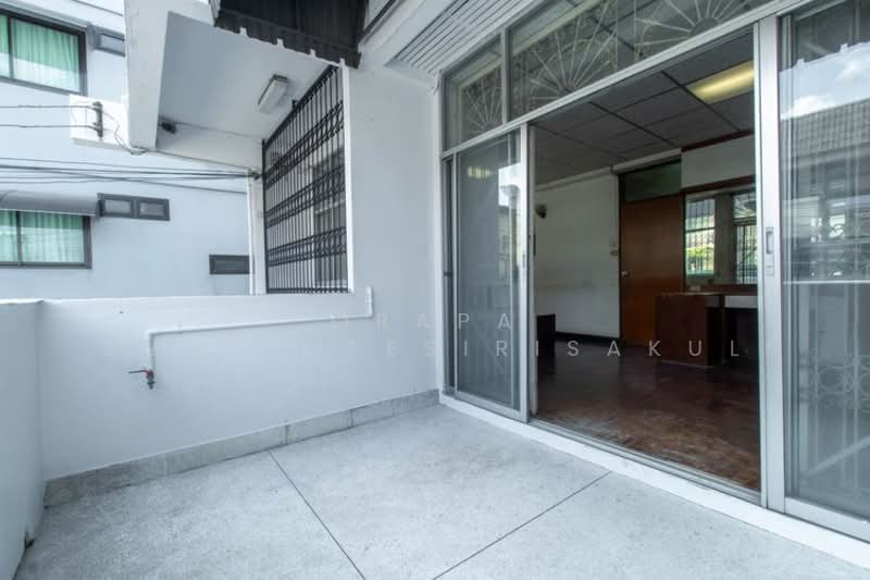 For Sale - 4-BR Townhouse, Bangkok