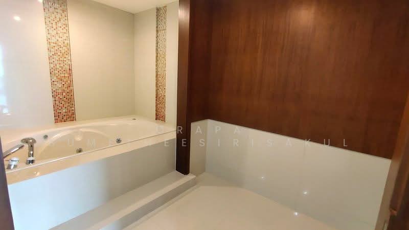 Somkid Gardens, Bangkok, Ploenchit, Lumphini, Pathum Wan, Bangkok, 3 Bedrooms, 437 sqm, Condo For Sale, by Orapa Sumetheesirisakul, 500290856 - DDproperty.com