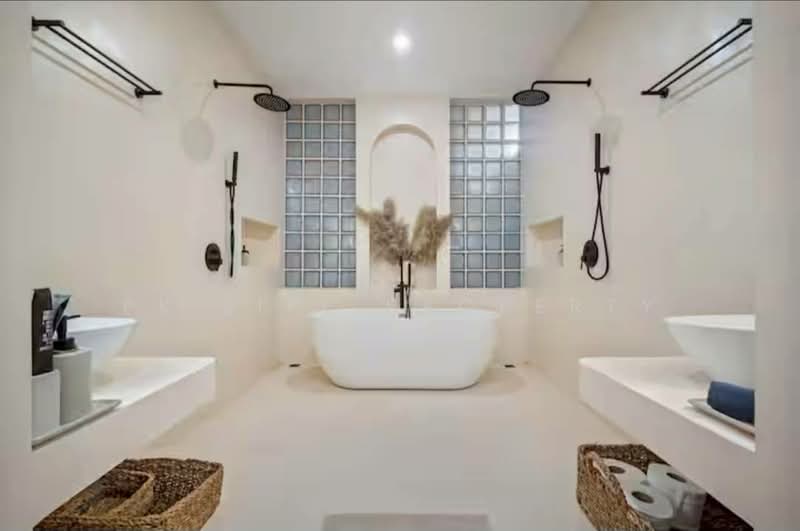 2R1085 Pool villa for rent 4 bedroom 4 bathroom 250,000/month at cherngtalay have fully furnished, Phuket, Choeng Thale, Thalang, Phuket, 4 Bedrooms, 400 sqm, Villa For Rent, by PK LIFE Property, 500290860 - DDproperty.com