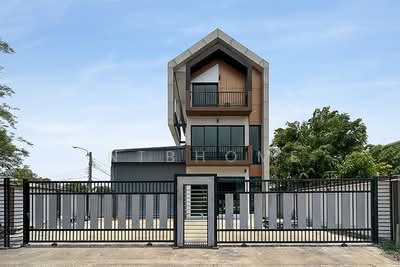 ขาย - ขาย-ให้เช่า 30,000/เดือน ทาวน์โฮม 3 ชั้น พร้อมโกดังในตัว ทำเล ราชพฤกษ์ – 345 ใกล้แยกบางบัวทอง, นนทบุรี