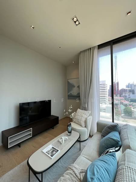 28 Chidlom, Bangkok, 28 Chit Lom Alley, Lumphini, Pathum Wan, Bangkok, 2 Bedrooms, 79 sqm, Condo For Sale, by Decalf Simon, 500290961 - DDproperty.com