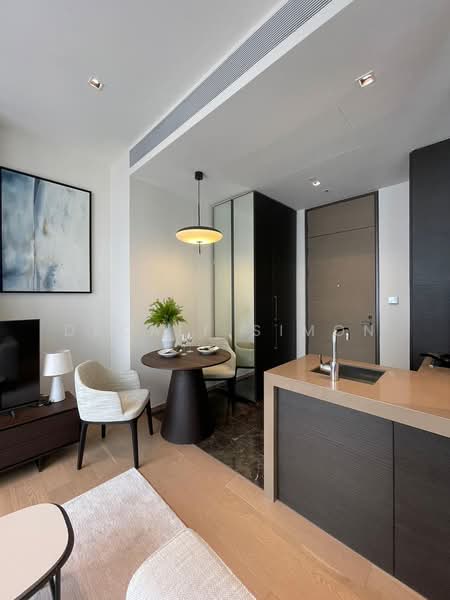 28 Chidlom, Bangkok, 28 Chit Lom Alley, Lumphini, Pathum Wan, Bangkok, 1 Bedroom, 39 sqm, Condo For Rent, by Decalf Simon, 500290995 - DDproperty.com