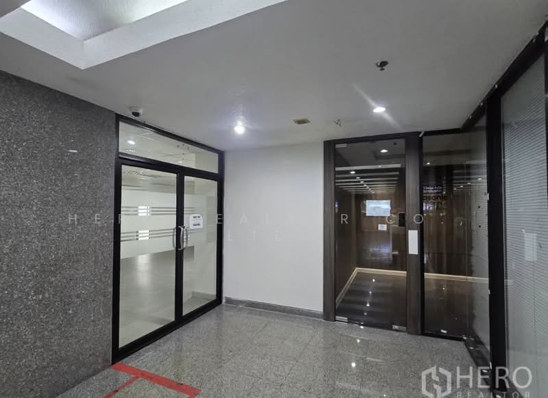 For Rent Office Space 358 sqm in Khlong Toei, Bangkok near BTS Asok & MRT Sukhumvit HRE00712, กรุงเทพ, คลองตัน, คลองเตย, กรุงเทพ, 358 ตร.ม., สำนักงาน ให้เช่า, โดย Hero Realtor Co., Ltd., 500291004 - DDproperty.com