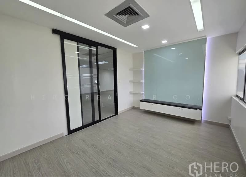 For Rent Office Space 358 sqm in Khlong Toei, Bangkok near BTS Asok & MRT Sukhumvit HRE00712, Bangkok, Khong Tan, Khlong Toei, Bangkok, , 358 sqm, Office Space For Rent, by Hero Realtor Co., Ltd., 500291004 - DDproperty.com