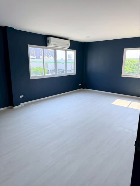 Commercial Building in Chiang Mai Business Park (CBP), Chiang Mai, Nong Pa Krang, Muang Chiang Mai, Chiang Mai, , 408 sqm, Shophouse For Rent, by The Positive ที่ดิน บ้าน คอนโด, 500291012 - DDproperty.com