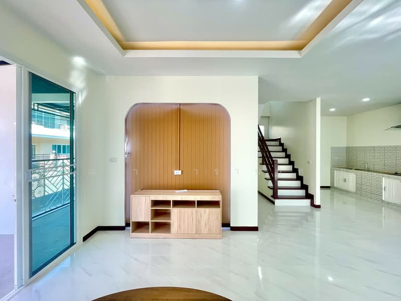บ้านรีโนเวท ถ.เลียบคลองสอง คลองสามวา ซาฟารีเวิล์ด, Bangkok, เลียบคลองสอง, Bang Chun, Khlong Sam Wa, Bangkok, 3 Bedrooms, 130 sqm, Single Detached House For Sale, by ปุณณภา นารานนทชัย, 500291049 - DDproperty.com