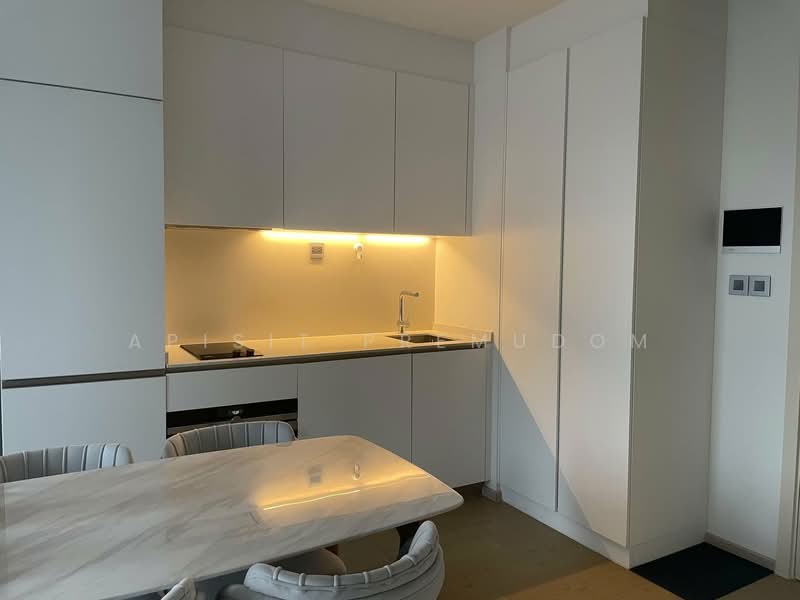 The Strand Thonglor, Bangkok, 36 Soi Sukhumvit 55, Khlong Tan Nua, Watthana, Bangkok, 1 Bedroom, 55 sqm, Condo For Rent, by Apisit Premudom, 500291101 - DDproperty.com