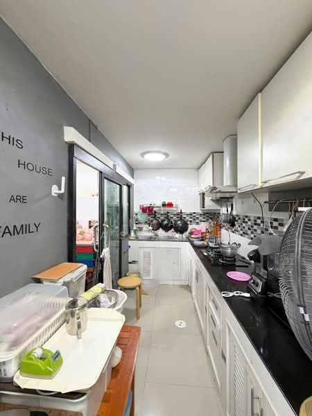 Baan Pruksa 79 Lumlukka Klong 3 : บ้านพฤกษา 79 ลำลูกกา คลอง 3, ปทุมธานี, ถนนลำลูกกา, ลาดสวาย, ลำลูกกา, ปทุมธานี, 120 ตร.ม., ทาวน์เฮ้าส์ ขาย, โดย Punpapa Rassamee, 500291120 - DDproperty.com
