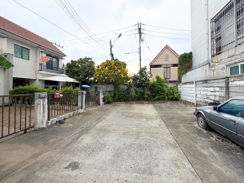 Baan Pruksa 79 Lumlukka Klong 3 : บ้านพฤกษา 79 ลำลูกกา คลอง 3, ปทุมธานี, ถนนลำลูกกา, ลาดสวาย, ลำลูกกา, ปทุมธานี, 120 ตร.ม., ทาวน์เฮ้าส์ ขาย, โดย Punpapa Rassamee, 500291120 - DDproperty.com