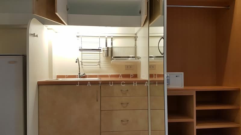 Silom Terrace Condominium, Bangkok, Silom, Silom, Bang Rak, Bangkok, 1 Bedroom, 35 sqm, Condo For Sale, by Preeyapohn Jatuchai, 500291128 - DDproperty.com