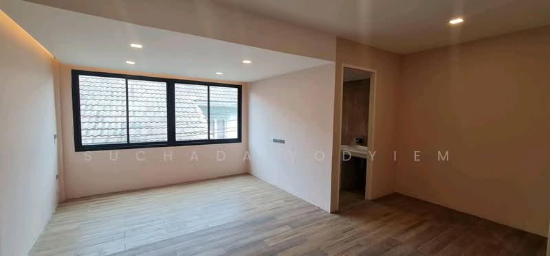 5-BR Townhouse, Bangkok, Bang Khun Sri, Bangkok Noi, Bangkok, 5 Bedrooms, 232 sqm, Townhouse For Sale, by Suchada Yodyiem, 500291190 - DDproperty.com