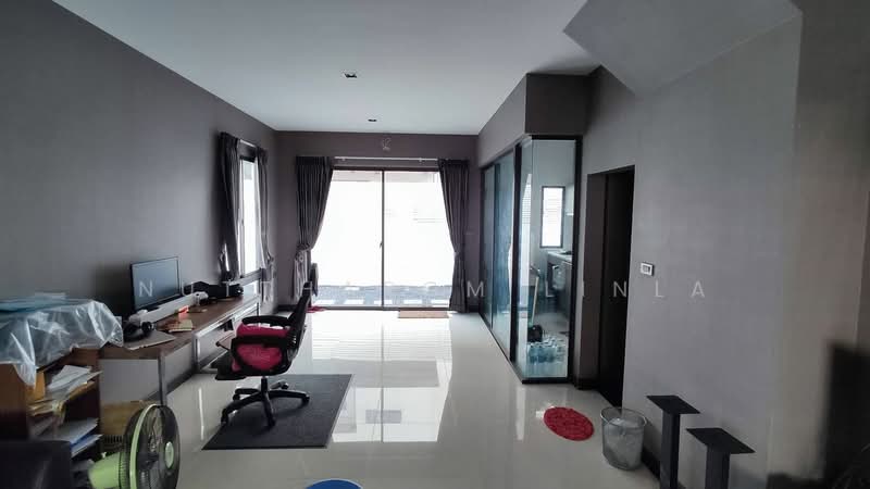ทาวน์เฮ้าส์ 3-ห้องนอน, กรุงเทพ, ลาดพร้าว, ลาดพร้าว, กรุงเทพ, 190 ตร.ม., ทาวน์เฮ้าส์ ขาย, โดย Nuttharom Linla, 500291205 - DDproperty.com