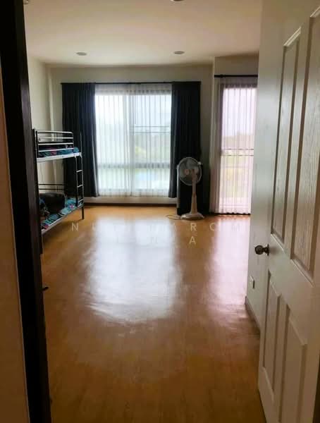 For Sale - 4-BR Townhouse, Bangkok