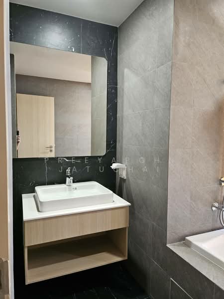 Skyrise Avenue Sukhumvit 64, Bangkok, 3 Soi Sukhumvit 64, Bang Chak, Phra Khanong, Bangkok, 2 Bedrooms, 55 sqm, Condo For Sale, by Preeyapohn Jatuchai, 500291414 - DDproperty.com
