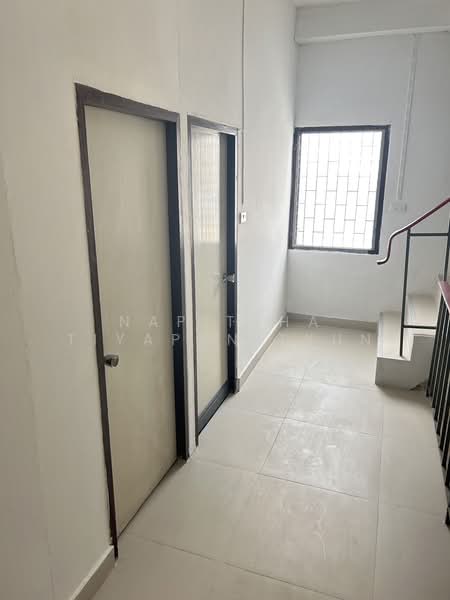 New Phetchaburi Road, Bang Kapi Subdistrict, Bangkok, เพชรบุรีตัดใหม่, Bang Kapi, Huai Khwang, Bangkok, , 336 sqm, Shophouse For Rent, by Napittha Tiyapanitkun, 500291436 - DDproperty.com