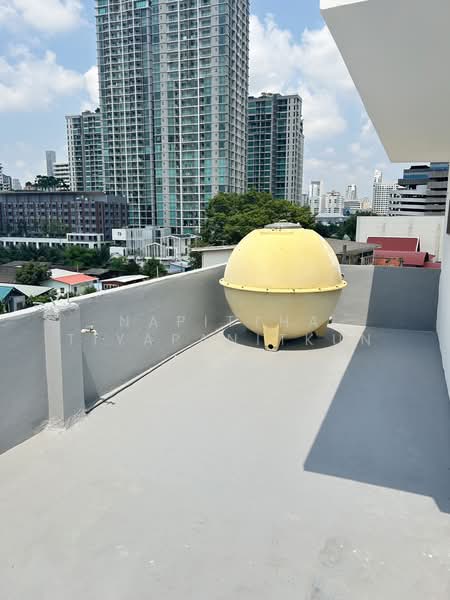 เพชรบุรีตัดใหม่แขวงบางกะปิ, กรุงเทพ, เพชรบุรีตัดใหม่, บางกะปิ, ห้วยขวาง, กรุงเทพ, 336 ตร.ม., ตึกแถว-อาคารพาณิชย์ ให้เช่า, โดย Napittha Tiyapanitkun, 500291436 - DDproperty.com