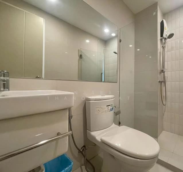 Life Asoke, Bangkok, Asoke-Dindang Road, Bang Kapi, Huai Khwang, Bangkok, 1 Bedroom, 30 sqm, Condo For Rent, by Banjarat Thanomchat, 500291539 - DDproperty.com