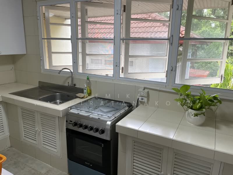 Mukda Mansion, Bangkok, 21 Soi Sukhumvit 43, Khlong Tan Nua, Watthana, Bangkok, 3 Bedrooms, 152 sqm, Apartment For Rent, by Napat Thamakulangkul, 500291546 - DDproperty.com