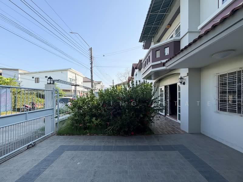 Baan Manlika, Bangkok, Sala Thammasop, Thawi Watthana, Bangkok, 4 Bedrooms, 145 sqm, Single Detached House For Sale, by Haus Living Estate, 500291685 - DDproperty.com