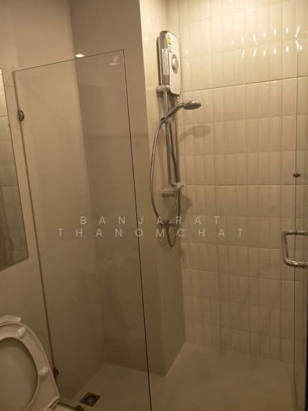 Life Asoke, Bangkok, Asoke-Dindang Road, Bang Kapi, Huai Khwang, Bangkok, 1 Bedroom, 30 sqm, Condo For Rent, by Banjarat Thanomchat, 500291696 - DDproperty.com