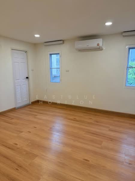 Townhouse Area BTS Saint Louis, กรุงเทพ, ยานนาวา, สาทร, กรุงเทพ, 280 ตร.ม., ทาวน์เฮ้าส์ ขาย, โดย Eastblue Horizon, 500291768 - DDproperty.com