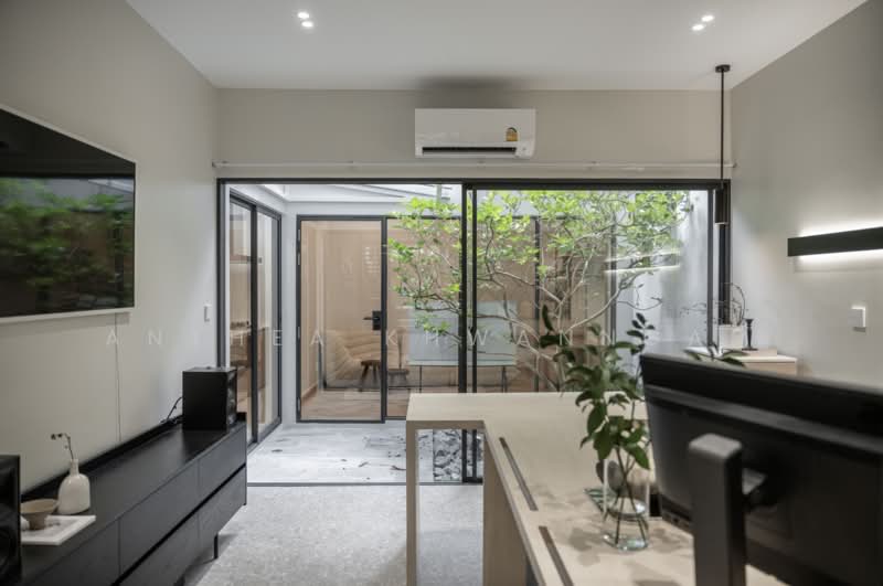 Baan Puripuri Courtyard Pattanakarn, Bangkok, Suan Luang, Bangkok, 3 Bedrooms, 320 sqm, Townhouse For Sale, by Anthea Khwanngam, 500291820 - DDproperty.com