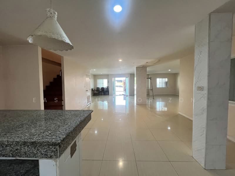 House Area Onnut, Bangkok, Prawet, Bangkok, 5 Bedrooms, 180 sqm, Semi-Detached House (Twin House) For Sale, by Eastblue Horizon, 500291866 - DDproperty.com