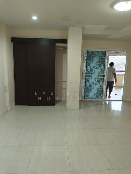 House Area Onnut, Bangkok, Prawet, Bangkok, 5 Bedrooms, 180 sqm, Semi-Detached House (Twin House) For Sale, by Eastblue Horizon, 500291866 - DDproperty.com