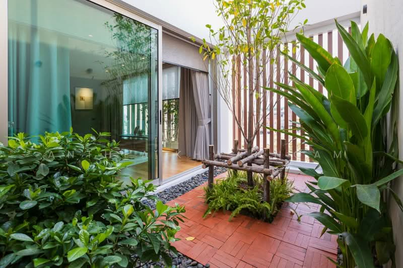 For Sale - 3-BR Townhouse, Bangkok