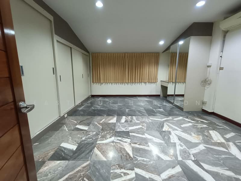 หมู่บ้านศรีไทยวิลล่า, กรุงเทพ, บางโคล่, บางคอแหลม, กรุงเทพ, 400 ตร.ม., ทาวน์เฮ้าส์ ขาย, โดย Eastblue Horizon, 500291902 - DDproperty.com