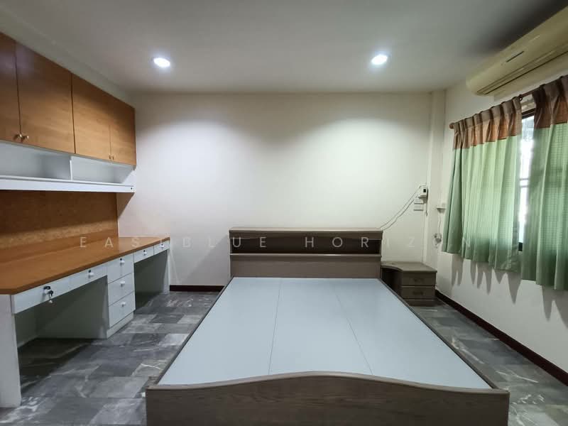 หมู่บ้านศรีไทยวิลล่า, กรุงเทพ, บางโคล่, บางคอแหลม, กรุงเทพ, 400 ตร.ม., ทาวน์เฮ้าส์ ขาย, โดย Eastblue Horizon, 500291902 - DDproperty.com