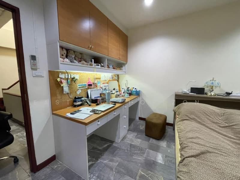 หมู่บ้านศรีไทยวิลล่า, กรุงเทพ, บางโคล่, บางคอแหลม, กรุงเทพ, 400 ตร.ม., ทาวน์เฮ้าส์ ขาย, โดย Eastblue Horizon, 500291902 - DDproperty.com