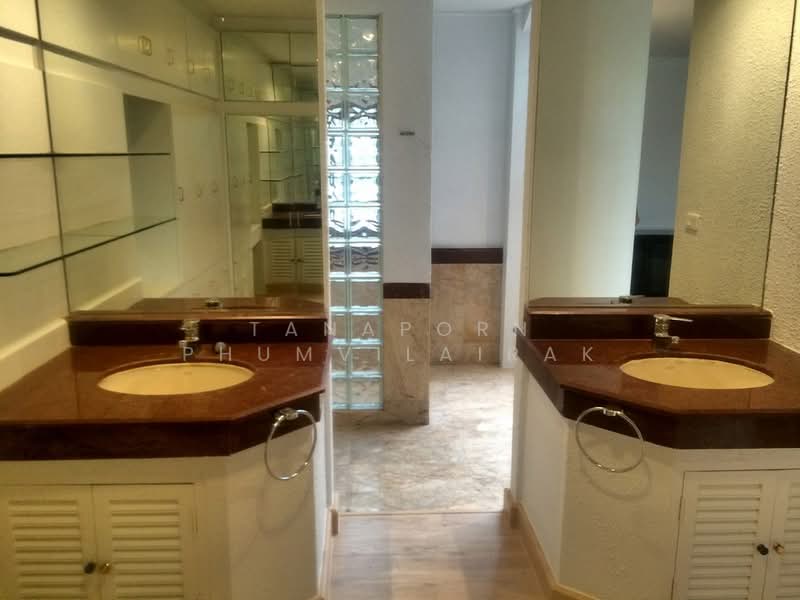 3-BR House, Bangkok, Khlongtoei Nua, Watthana, Bangkok, 3 Bedrooms, 408 sqm, Single Detached House For Sale, by Tanaporn Phumvilairak, 500291928 - DDproperty.com