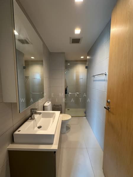 Siri At Sukhumvit, Bangkok, 902 Sukhumvit Road, Phra Kanong, Khlong Toei, Bangkok, 2 Bedrooms, 72 sqm, Condo For Rent, by Napat Thamakulangkul, 500291936 - DDproperty.com