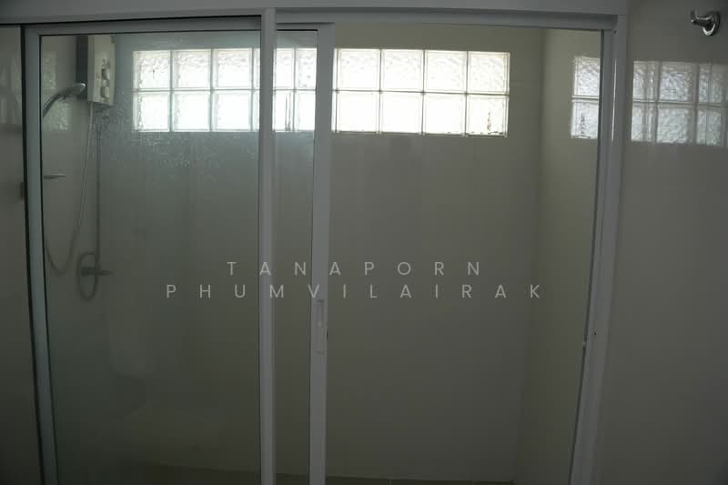 undefined, Bangkok, Khlong Toei, Khlong Toei, Bangkok, 3 Bedrooms, 200 sqm, Single Detached House For Rent, by Tanaporn Phumvilairak, 500291950 - DDproperty.com