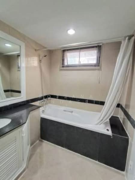 Cosmo Villa, Bangkok, 33 ซอยสุขุมวิท 12 ถนนสุขุมวิท แขวง/เขตคลองเตย กทม., Khlong Toei, Khlong Toei, Bangkok, 3 Bedrooms, 250 sqm, Apartment For Rent, by Rojjana Jindasri, 500292120 - DDproperty.com