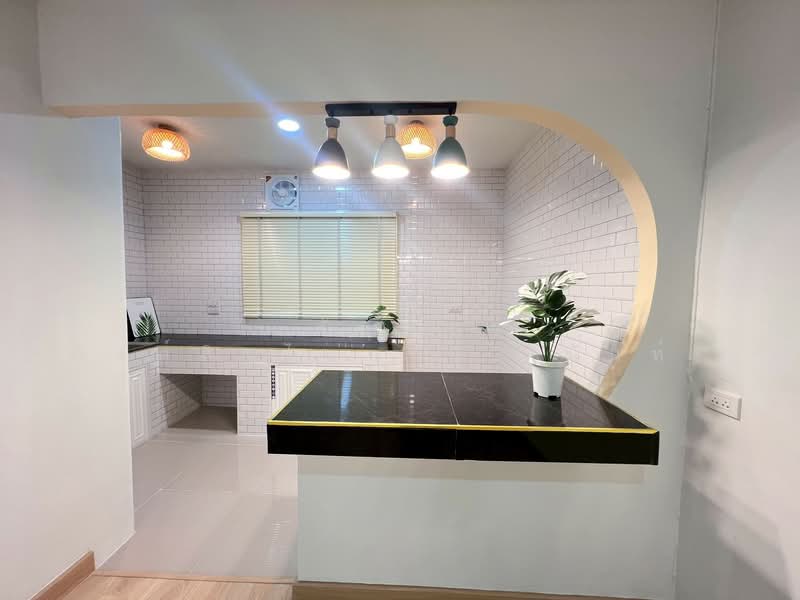 Poonsinh Thani 3, Bangkok, Rat Phatthana Road, Khlong Song Ton Nun, Lat Krabang, Bangkok, 2 Bedrooms, 80 sqm, Townhouse For Sale, by นภัสศรณ์ วงศ์สินไทยกร (นันท์), 500292204 - DDproperty.com