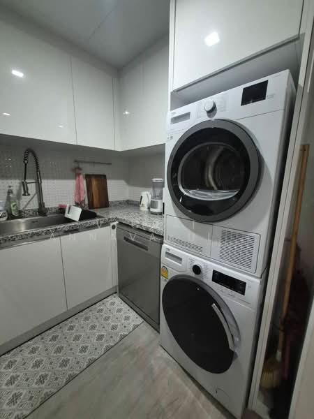 O2 Hip, Bangkok, 1041 8 Soi Nai Loet, Lumphini, Pathum Wan, Bangkok, 2 Bedrooms, 100 sqm, Condo For Rent, by Vichai  Annavakulthorn, 500292283 - DDproperty.com