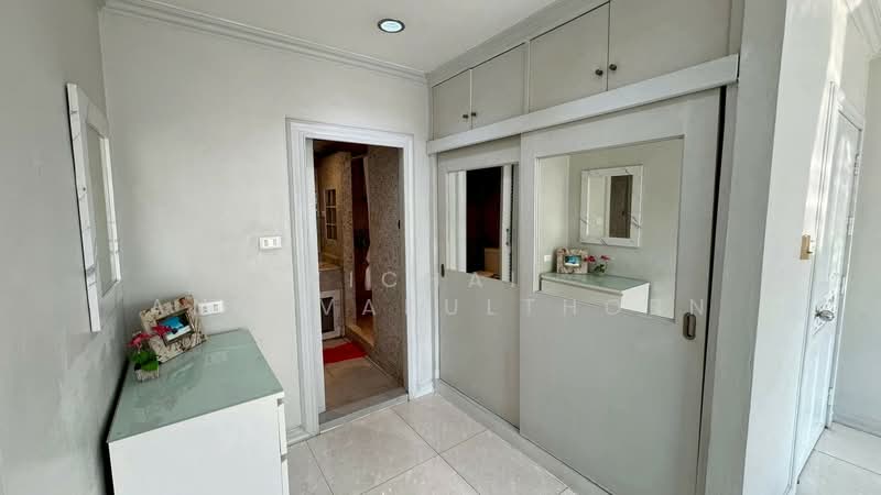 Saranjai Mansion, Bangkok, Soi Sukhumvit 6, Khlong Toei, Khlong Toei, Bangkok, 1 Bedroom, 70 sqm, Condo For Rent, by Vichai  Annavakulthorn, 500292345 - DDproperty.com