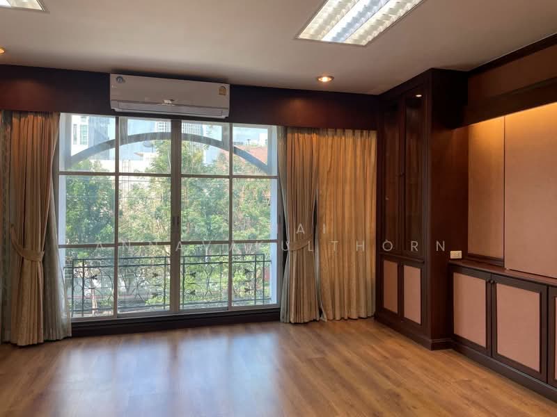 undefined, Bangkok, Chan Kasem, Chatuchak, Bangkok, 3 Bedrooms, 260 sqm, Townhouse For Rent, by Vichai  Annavakulthorn, 500292352 - DDproperty.com