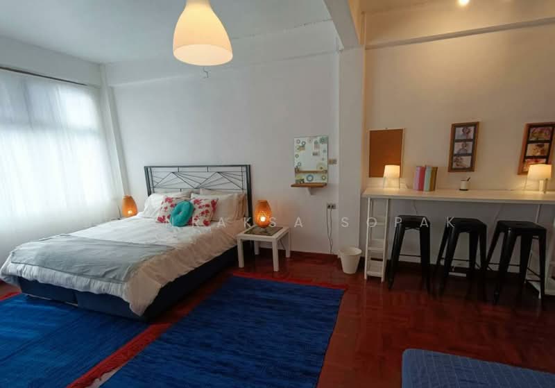 6-BR Townhouse, Bangkok, Phra Kanong, Khlong Toei, Bangkok, 6 Bedrooms, 372 sqm, Townhouse For Rent, by Boonraksa Sopak, 500292408 - DDproperty.com