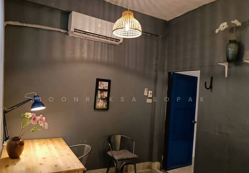 6-BR Townhouse, Bangkok, Phra Kanong, Khlong Toei, Bangkok, 6 Bedrooms, 372 sqm, Townhouse For Rent, by Boonraksa Sopak, 500292408 - DDproperty.com