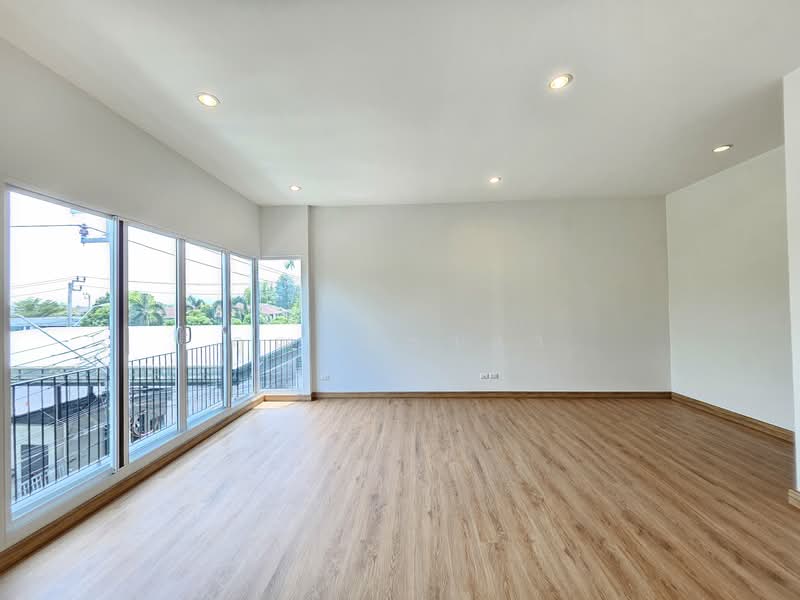 Patio Pattanakarn 38, Bangkok, Soi Phatthanakan 38 Phatthanakan Road, Suan Luang, Suan Luang, Bangkok, 3 Bedrooms, 155 sqm, Townhouse For Sale, by คุณ ณิชาภา, 500292436 - DDproperty.com