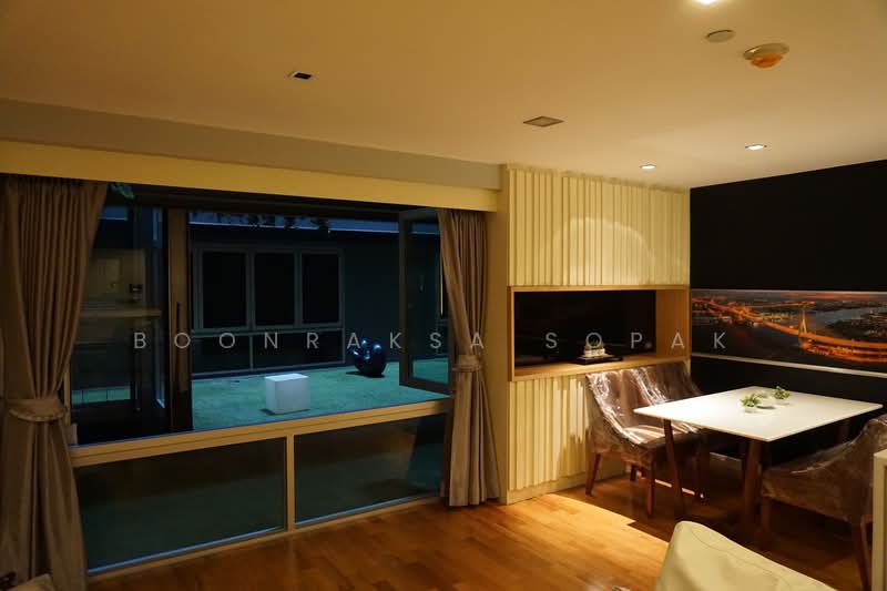Quad Silom, Bangkok, 63 Soi Pipat 2, Silom Road, Suriyawong, Bang Rak, Bangkok, 1 Bedroom, 40 sqm, Condo For Rent, by Boonraksa Sopak, 500292602 - DDproperty.com